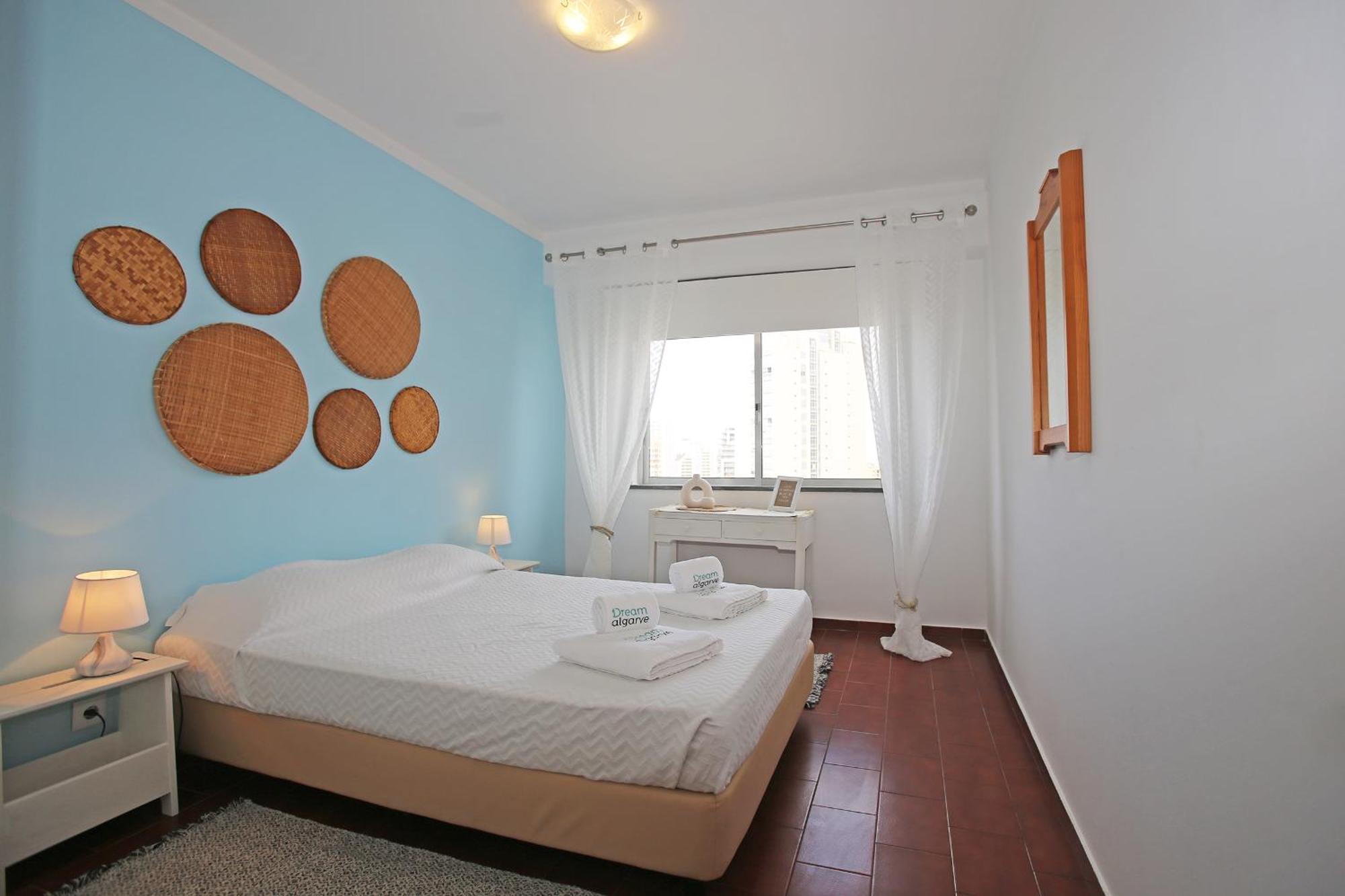 A22 - Rocha Flat In * Portimao