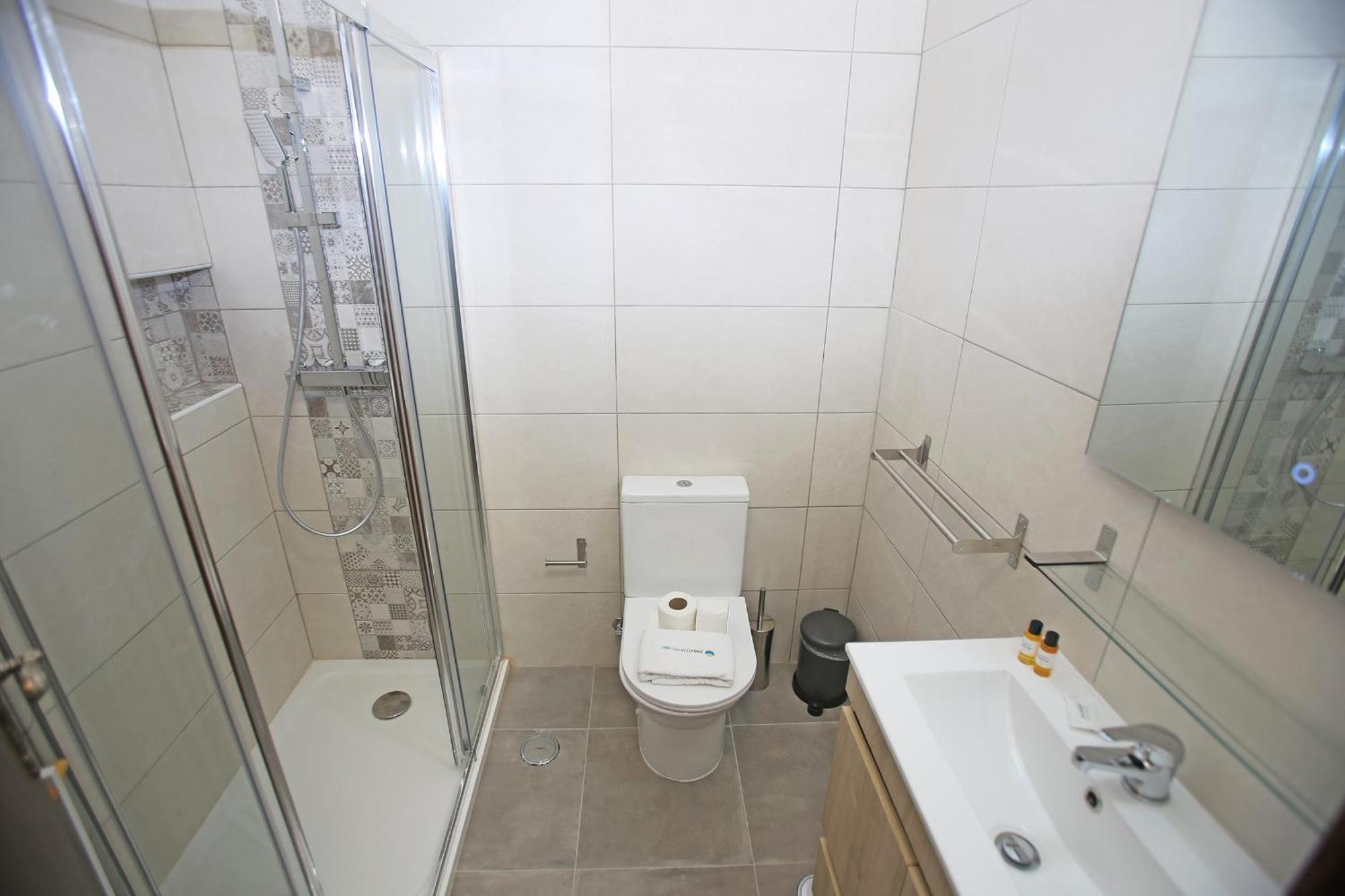 A22 - Rocha Flat In * Portimao